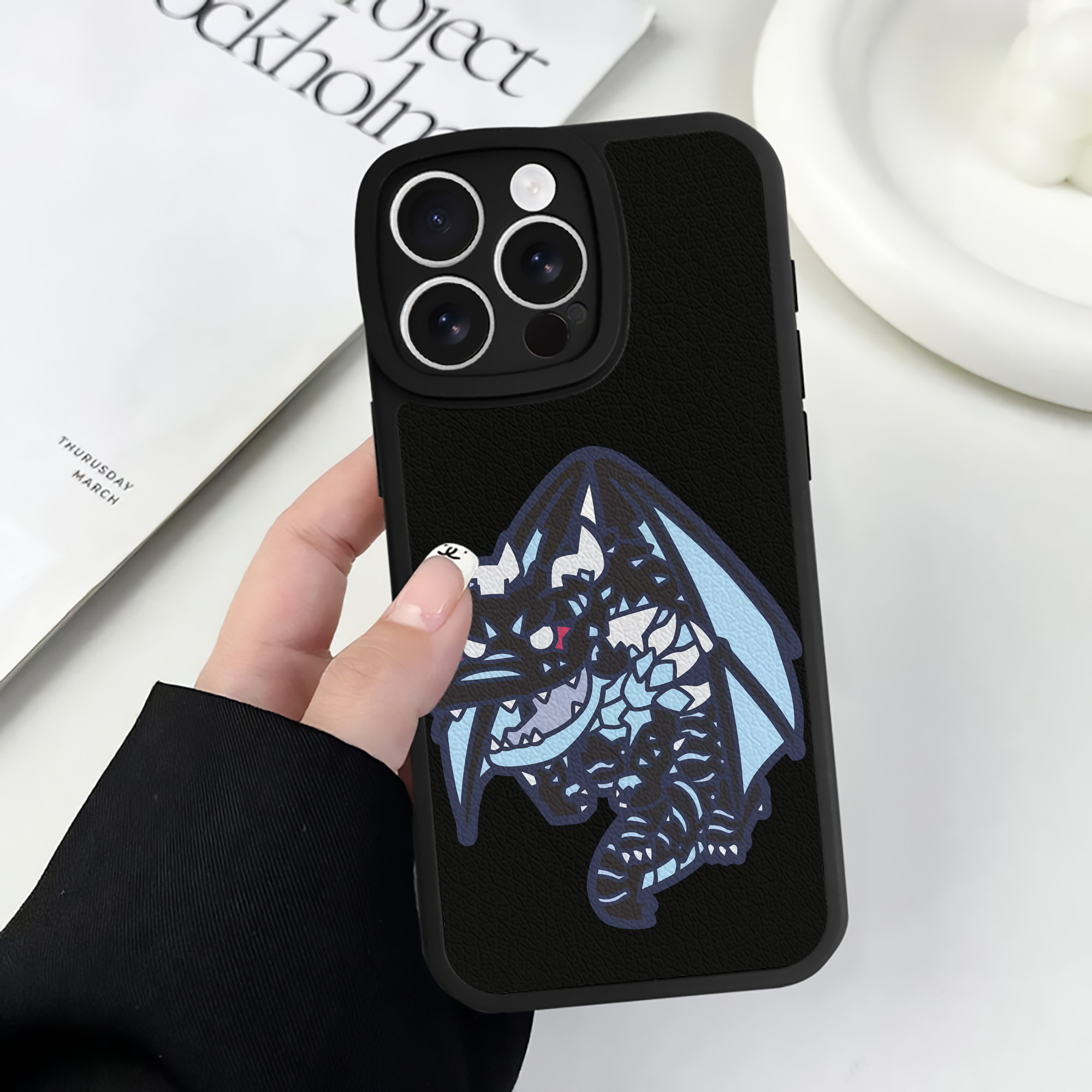 （画像用） 転スラ Regarding Reincarnated to Slime 【iPhone 16シリーズ対応】シリコンスマホケース（レザー調） 材質：シリコン